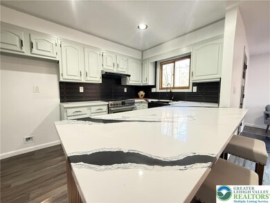 235 Stafford Dr, Bushkill, PA 18324 - photo 7