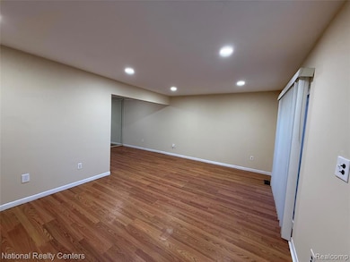 41846 Langley Dr, Sterling Heights, MI 48313 - photo 2