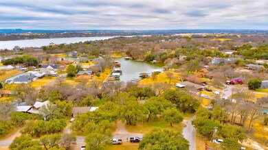 2906 Galaxy St, Granbury, TX 76049 - photo 4