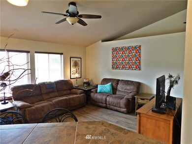 415 Stadium Loop, Napavine, WA 98532 - photo 5