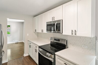 201 N Martin Ave, Waukegan, IL 60085 - photo 7