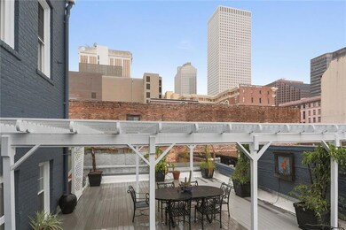 2nd story outdoor deck with views on the CBD