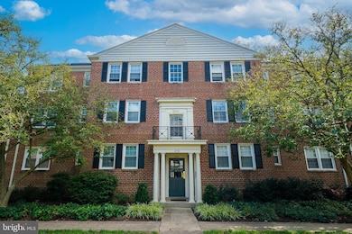 6725 W Wakefield Dr unit B1, Alexandria, VA 22307 - photo 2