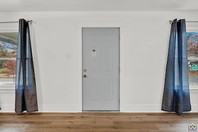 2016 SW 12th St, Topeka, KS 66604 - photo 4