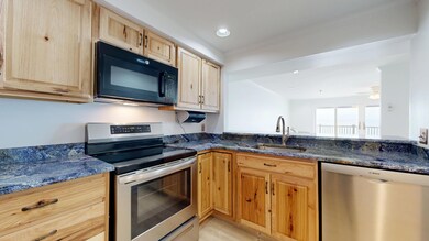 39-West-Grand-Ave-Unit-520-03272025_0934
