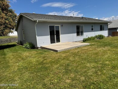 7702 Douglas Dr, Yakima, WA 98908 - photo 4