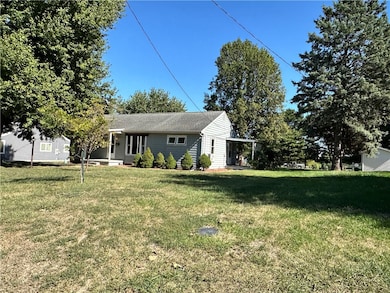218 S Pine St, Pana, IL 62557 - photo 2