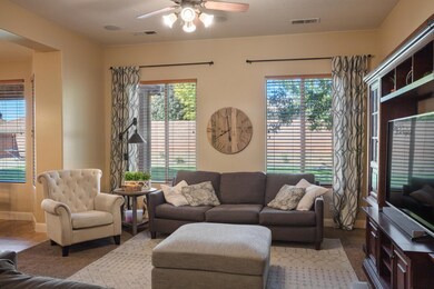 23-913 E Silver Shadows Dr - www.lystpro