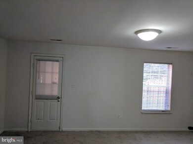 13183 Dashco Way, Herndon, VA 20171 - photo 4