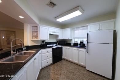 04 - Kitchen