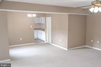 19 Canterbury Square unit 202, Alexandria, VA 22304 - photo 5