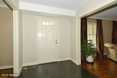 20324 Pleasant Ridge Dr, Montgomery Village, MD 20886 - photo 4