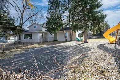 224 E Scott St, Omro, WI 54963 - photo 2