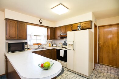 16 Surfwood Dr, Albany, NY 12205 - photo 6