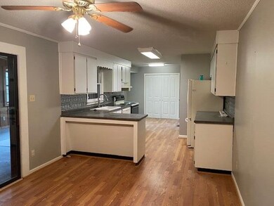 305 Cornell Dr, Warner Robins, GA 31093 - photo 5