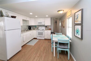 121 W Saint Johns Way, Apollo Beach, FL 33572 - photo 7