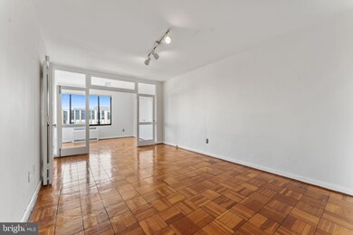 General Scott Apartments unit 807, Washington, DC 20036 - photo 3