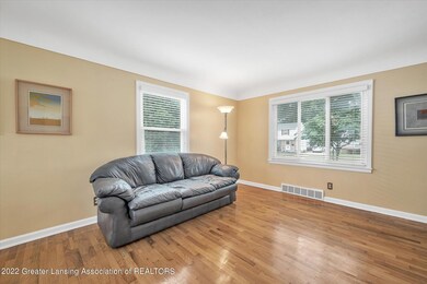 1216 N. FOSTER Living Room