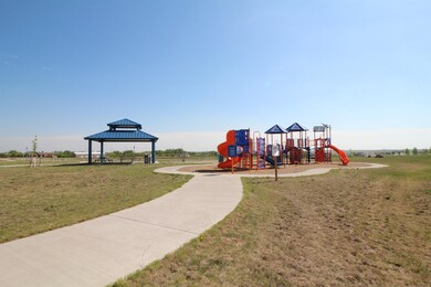 82 Mulberry Loop unit 84 Mulberry Loop NE, Minot, ND 58703 - photo 6