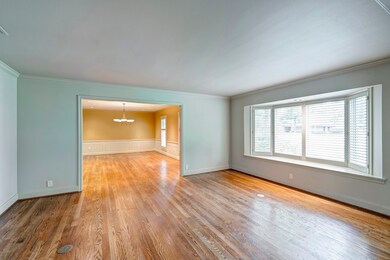 11923 Surrey Ln, Houston, TX 77024 - photo 6