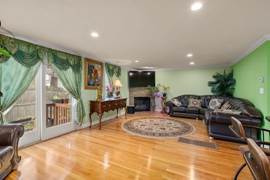 215 Saint Mary St unit 3, Needham Heights, MA 02494 - photo 3