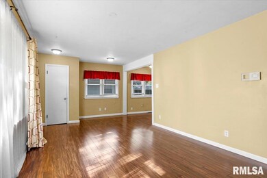 3328 S Fremont St unit 1, Springfield, IL 62703 - photo 4