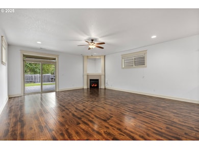 8826 SW Spruce St, Portland, OR 97223 - photo 6