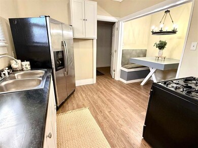 703 N 4th St, Blackwell, OK 74631 - photo 5