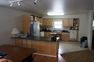 19th Kitchen 2