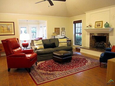 202 Heritage Cir, Tyler, TX 75703 - photo 3