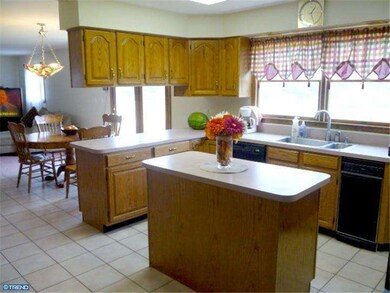 4 Kings Ct, Columbus, NJ 08022 - photo 6