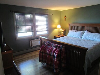 120 Manor Ct unit 120, Springfield, MA 01118 - photo 7