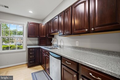 1961 Mayflower Dr, Woodbridge, VA 22192 - photo 7