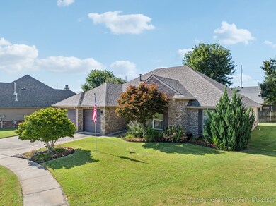 1707 W Charleston Ct, Broken Arrow, OK 74011 - photo 2