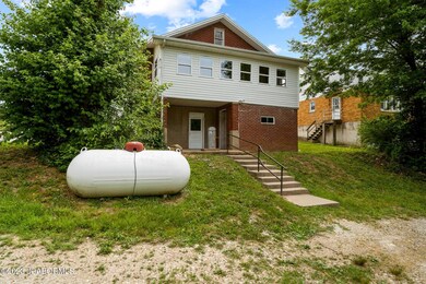 706 E Main St, Linn, MO 33