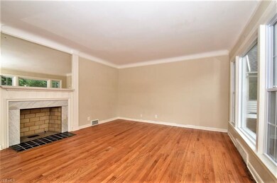 3587 Bainbridge Rd, Cleveland, OH 44118 - photo 2