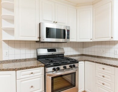 600 Trapelo Rd unit 12, Waltham, MA 02452 - photo 6