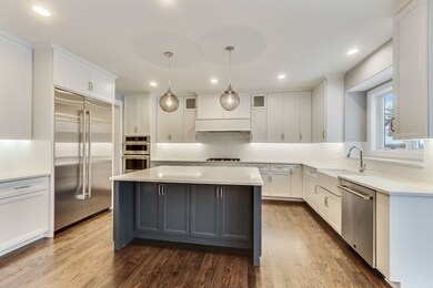 790 S Hawthorne Ave, Elmhurst, IL 60126 - photo 3