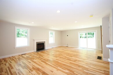 9 Oak St unit 3, Newmarket, NH 03857 - photo 5