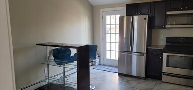 81 Winchester St, Portsmouth, NH 03801 - photo 5