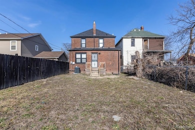644 Melbourne St, Detroit, MI 48202 - photo 4