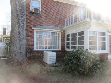 282 Meshanticut Valley Pkwy, Cranston, RI 02920 - photo 4