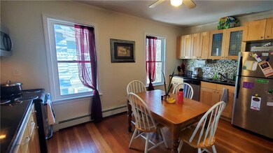 11 Hammond St unit 2, Newport, RI 02840 - photo 3