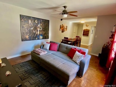 Northridge Section III unit 106, East Elmhurst, NY 11369 - photo 2