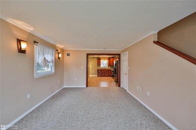 1517 Westwood Dr, Bethlehem, PA 18018 - photo 4