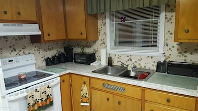 413 Oak St, Old Forge, PA 18518 - photo 2