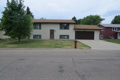 1717 6th Ave NE, Jamestown, ND 58401 - photo 2