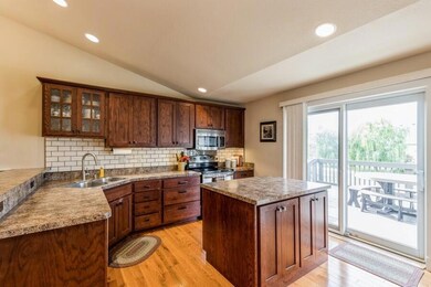 05_2846AspenRd_2008_LowRes