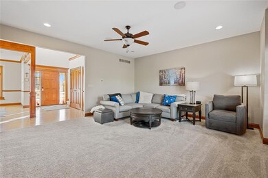 15805 Maple Dr, Urbandale, IA 50323 - photo 6