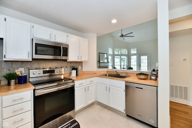 7802 Harbour Isle, Indianapolis, IN 46240 - photo 5